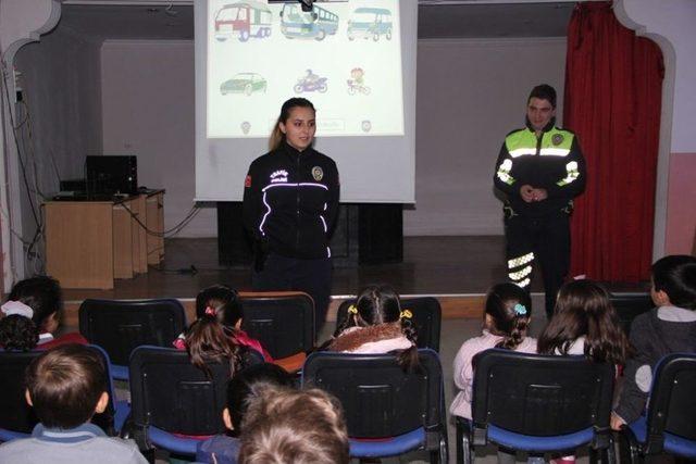 Iğdır&rsquo;da İlkokul &Ouml;ğrencilerine Trafik Eğitimi 1