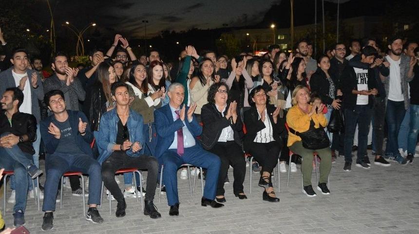 S&ouml;ke&rsquo;de &Uuml;niversiteliler &lsquo;hoşgeldin&rsquo; Etkinliğinde Eğlendi