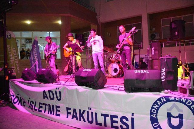 S&ouml;ke&rsquo;de &Uuml;niversiteliler &lsquo;hoşgeldin&rsquo; Etkinliğinde Eğlendi 1