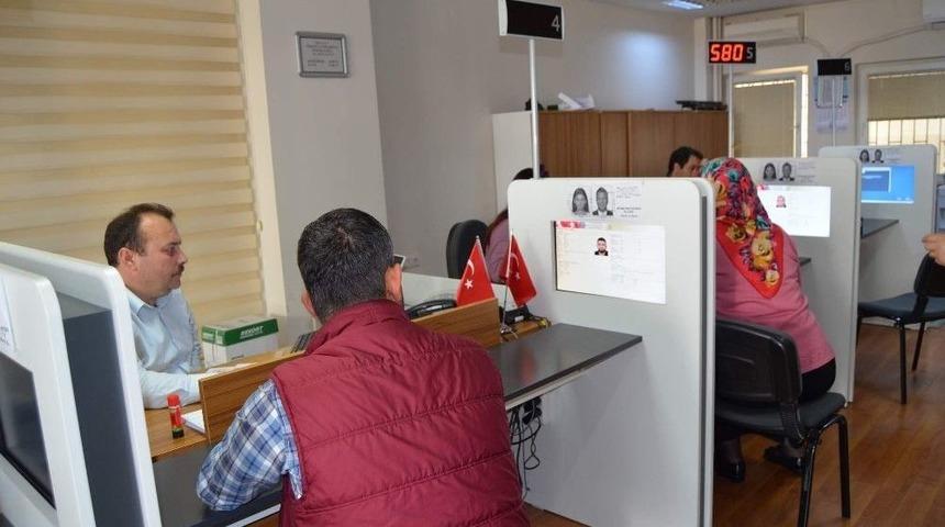 Trabzon&rsquo;da &Ccedil;ipli Kimlik Kartı Sayısında Plakayı Yakaladı