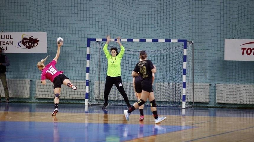 Yenimahalle, R&ouml;vanş İ&ccedil;in Parkeye &Ccedil;ıkıyor