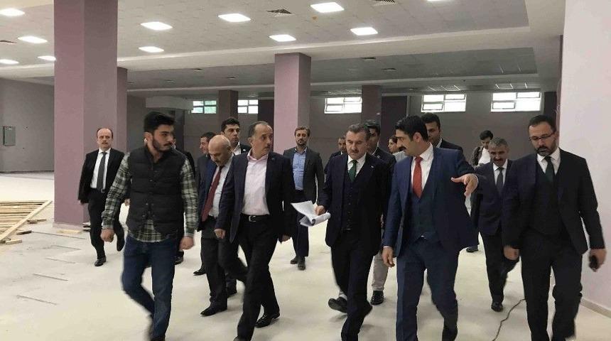 Gen&ccedil;lik Ve Spor Bakanından, Bağcılar&rsquo;a M&uuml;jde