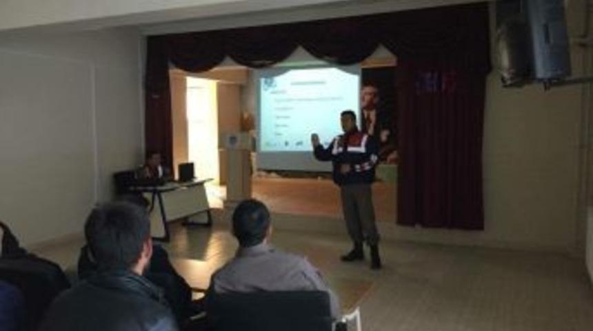 Şaphane&rsquo;de, Jandarmadan Okul Servisi Şof&ouml;rlerine Seminer