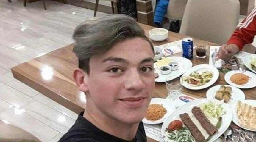 Tavşanlı&rsquo;da Otomobil Motosiklete &Ccedil;arptı: 2 &Ouml;l&uuml;