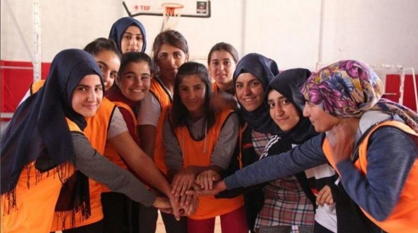 Hakkarili Gen&ccedil;lerden Spora Yoğun İlgi