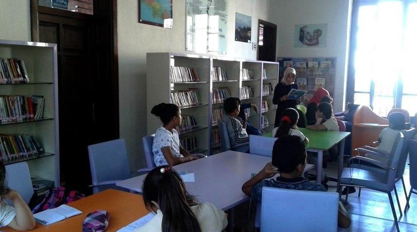 &Ccedil;ocuklara Kitap Sevgisi Aşılanıyor