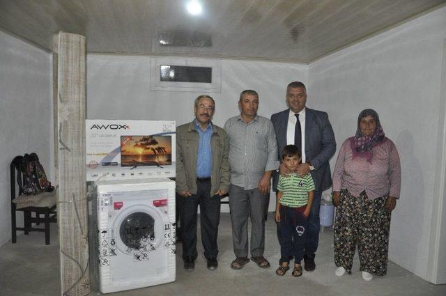 Yangınlarda Evleri Hasar Gören Vatandaşlara Yardım Eli 1