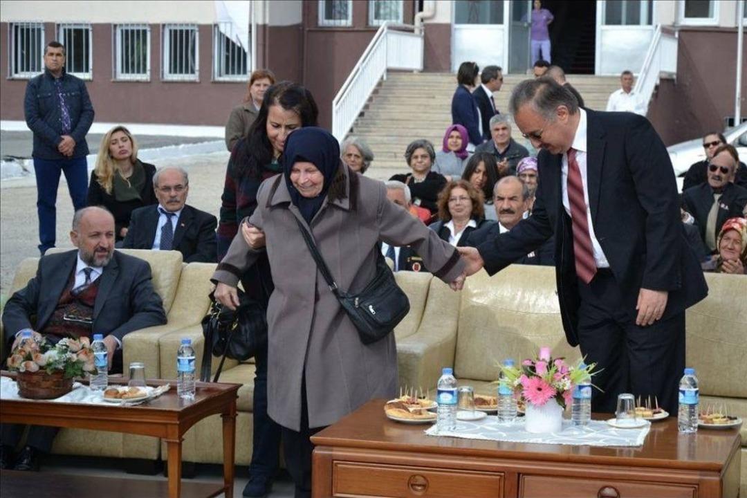 Hayırsever Melahat Teyze, Kansere Yenik D&uuml;şt&uuml;