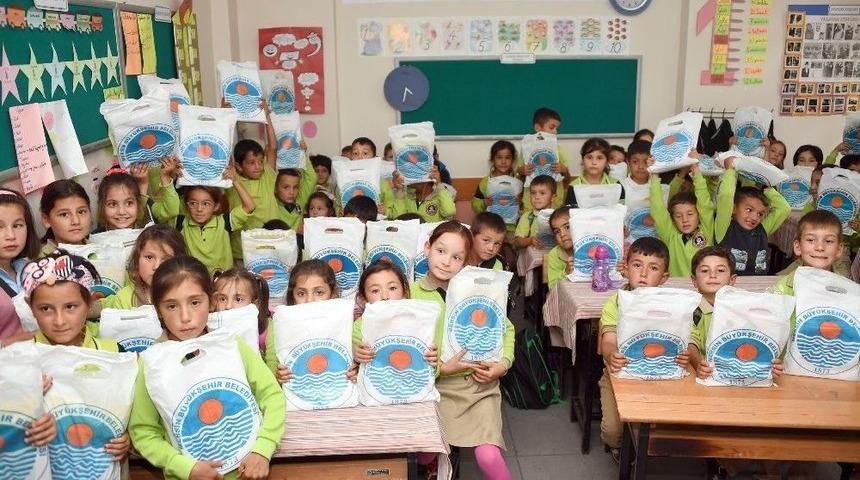 B&uuml;y&uuml;kşehir Belediyesi&rsquo;nden 27,4 Tl&rsquo;lik Eğitim Yardımı