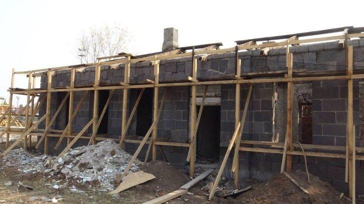 Kars’ta, Tarihi Yapılara Kadın Eli Değdi G4