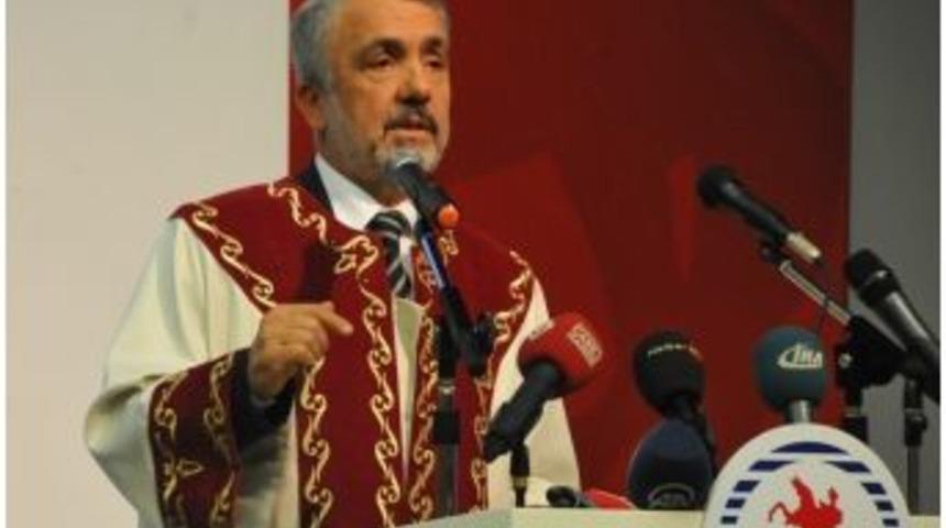 Rekt&ouml;r Bilgi&ccedil;: "akademisyenler &Uuml;zerine D&uuml;şeni Yapmalı"