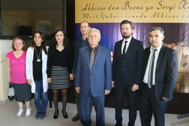 İzzetbegoviç, Akhisar’da İsminin Verildiği Okulda Anıldı