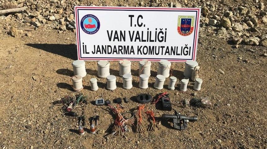 Saray&rsquo;da 15 Adet Teyp Ele Ge&ccedil;irildi