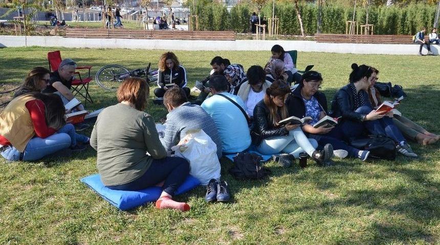 Kitap Okumayı Sevdirmek İ&ccedil;in Bir Araya Geldiler