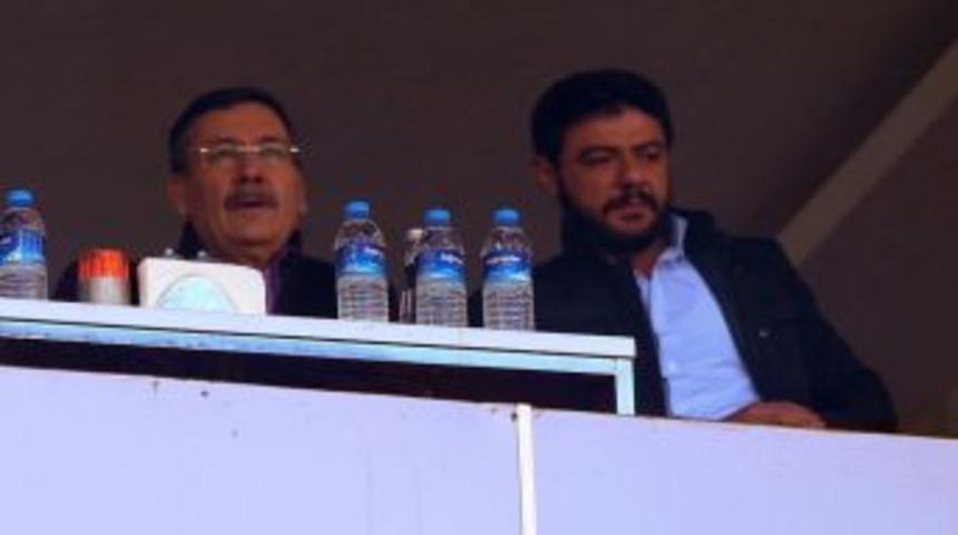 G&ouml;k&ccedil;ek, Osmanlıspor - Kardemir Karab&uuml;kspor Ma&ccedil;ını İzledi