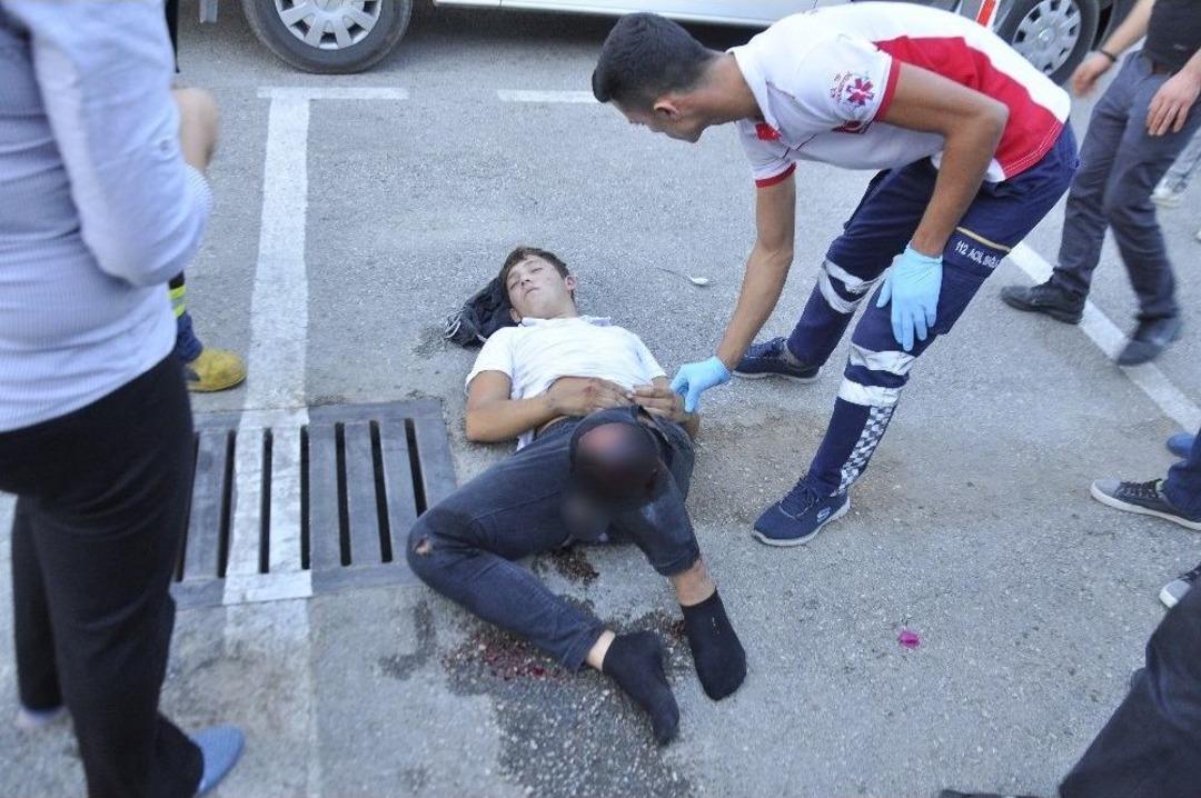 Manavgat&rsquo;ta Kaza Yapan Motosiklet Yandı