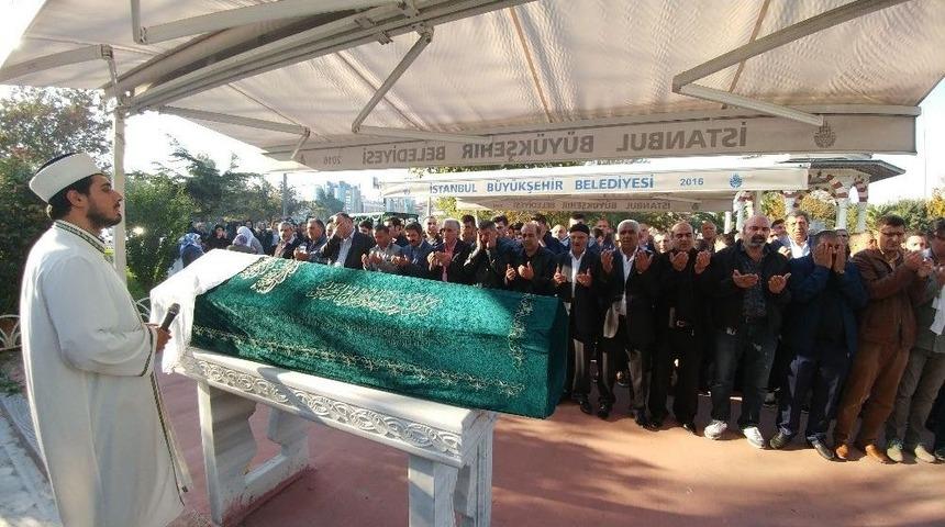 Trafik Kazasında Hayatını Kaybeden &Uuml;niversite &Ouml;ğrencisi Ezgi Teomete Son Yolculuğuna Uğurlandı