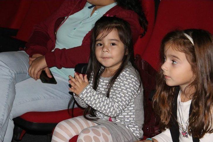 Minikler Asteriks Ve Oburiks Oyunuyla Eğlendi G2