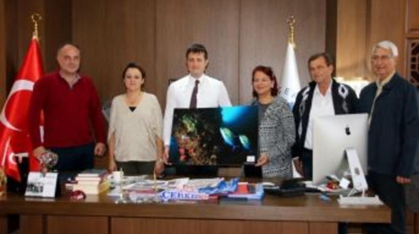 Başkan Akay, T&uuml;rk Kızılayı Ağırladı