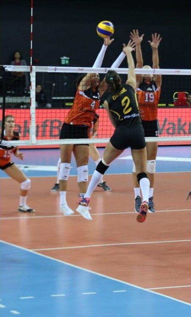 Vakıfbank Evindeki İlk Maçını Kazandı 1