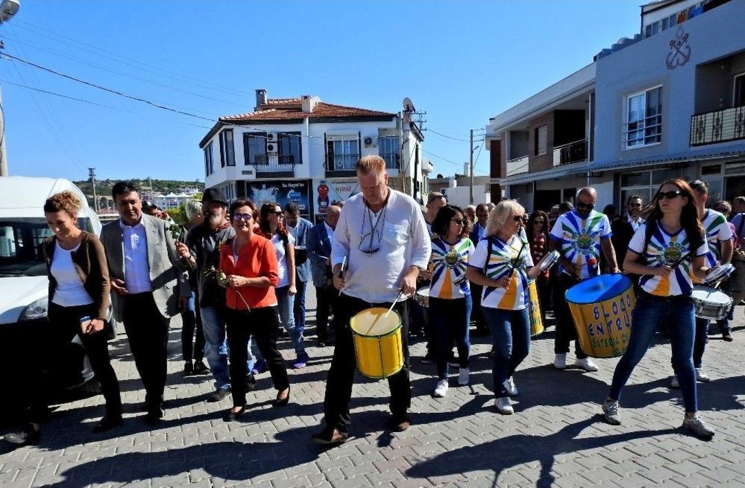 &Ccedil;eşme&rsquo;de 3. Aşk Festivali Başladı