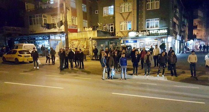 Yayaya Çarpan Sürücüye Mahalleliden Meydan Dayağı G2