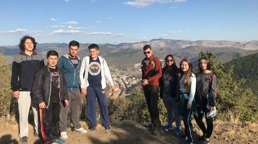 Kızılcahamamlı Öğrencilerden Doğa Yürüyüşü