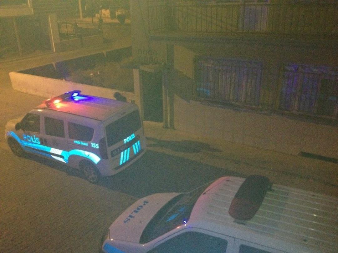 Mahalle Sakinleri Silah Sesleri İle Uyandı