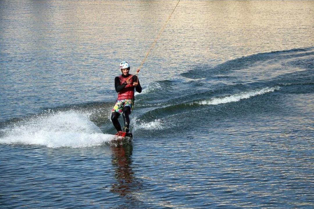 Bozkırın Ortasında Kablolu Su Kayağı Keyfi Yaşandı