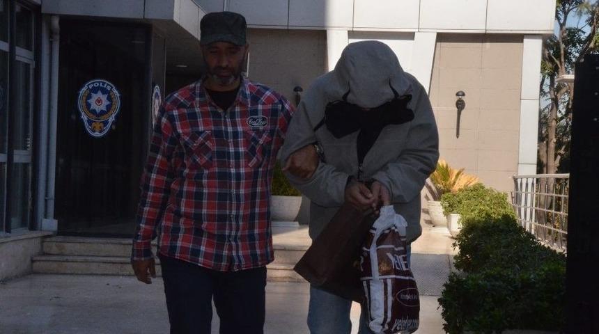 Önce Güvenlik Kamerasına Sonra Polise Yakalandılar