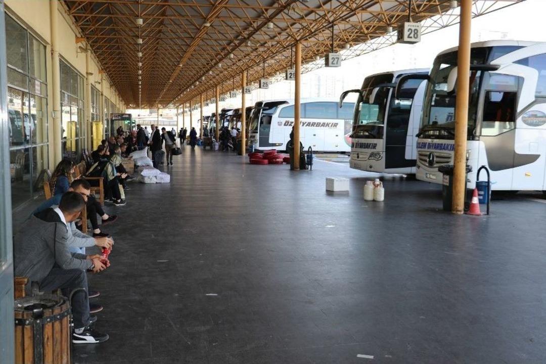 Diyarbakır&rsquo;da Sigortasız &Ccedil;alıştırılan Muavinler İş Bıraktı