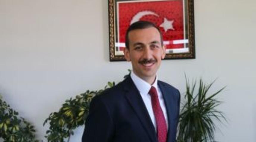 Kaymakam &Ccedil;i&ccedil;ekli&rsquo;den Depremin Yıld&ouml;n&uuml;m&uuml; Mesajı