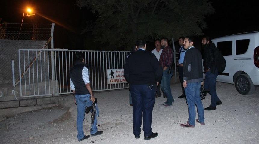 Darp Edilen Gencin Yardımına Polisler Yetişti