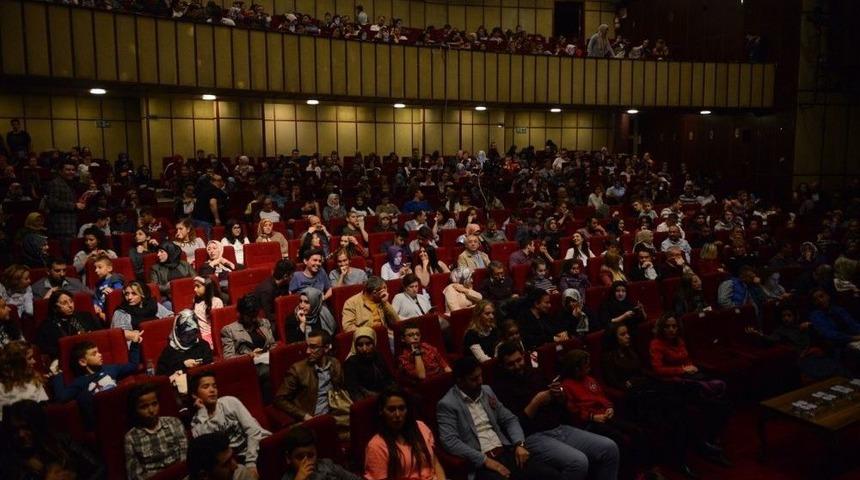 Yıldırım&rsquo;da &rsquo;akidezadeler&rsquo; Oyunu Kapalı Gişe Oynadı