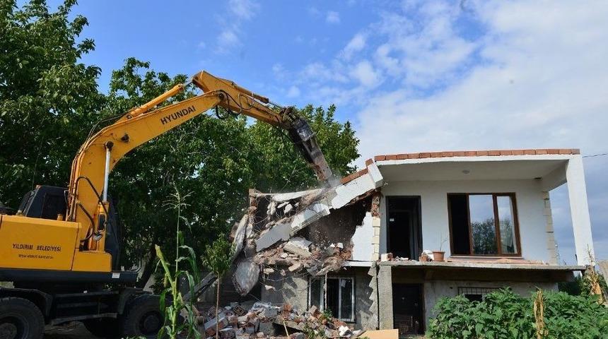 Ka&ccedil;ak Yapıyla M&uuml;cadelede &rsquo;yıldırım&rsquo; Kararlılık