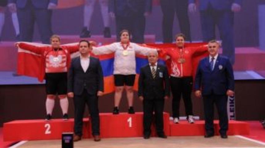 Milli Haltercilerden 26 Madalya