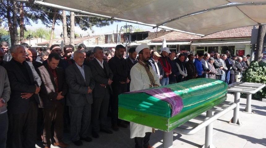 Yurt Odasında &Ouml;l&uuml; Bulunan &Uuml;niversiteli Kız, Toprağa Verildi