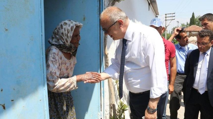 Manisa’da Depremzedelere Maddi Destek