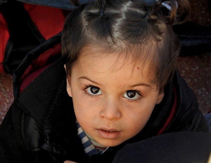 İzmir’de 98 Kaçak Göçmen Kurtarıldı G1