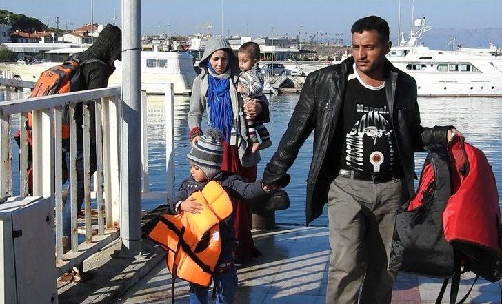 İzmir’de 98 Kaçak Göçmen Kurtarıldı G5