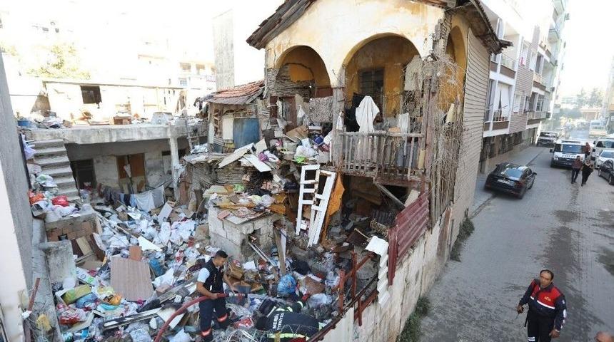&Ccedil;&ouml;p Evde &Ccedil;ıkan Yangını İtfaiye S&ouml;nd&uuml;rd&uuml;