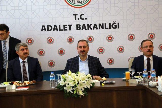 Adalet Bakanı Gül: “iadeyi Engelleyecek Bir Belge, Bir Eksiklik Kalmamıştır”