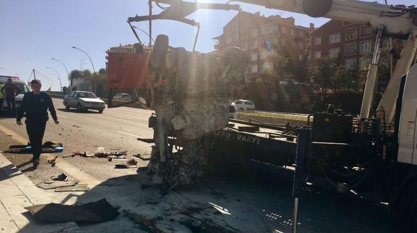 Hurda Yığınına D&ouml;nen Ara&ccedil;tan Sağ &Ccedil;ıktı