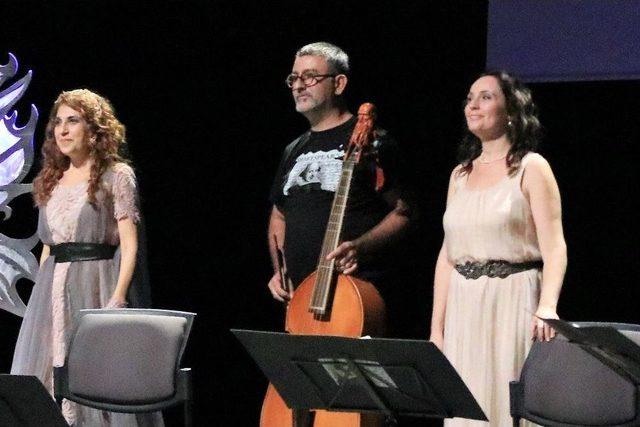 William Shakespeare &Ouml;l&uuml;m Yıld&ouml;n&uuml;m&uuml;nde Bergama&rsquo;da Anıldı 2