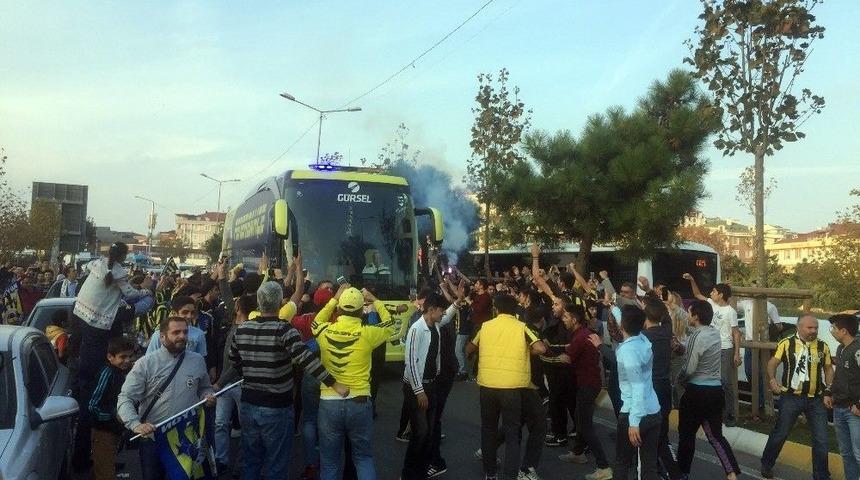 Fenerbah&ccedil;e Yola &Ccedil;ıktı