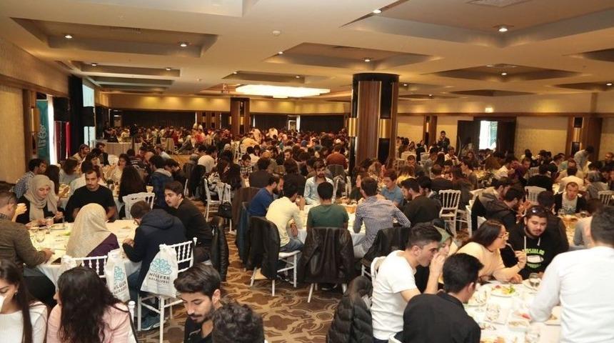 Bozbey, &Ouml;ğrencilerle Bir Araya Geldi