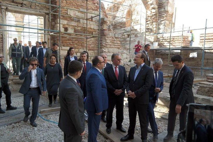 Başbakan Yardımcısı Çavuşoğlu, Enez Kalesi’ni İnceledi