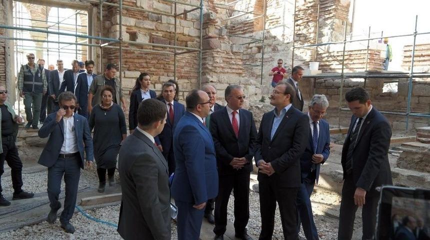 Başbakan Yardımcısı &Ccedil;avuşoğlu, Enez Kalesi&rsquo;ni İnceledi