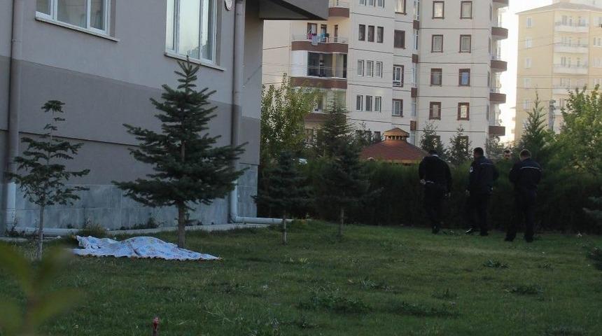 7. Kattan D&uuml;şen Kadın Hayatını Kaybetti