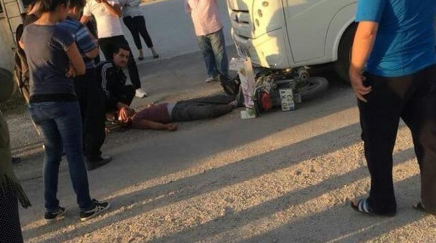 Minib&uuml;s İle &Ccedil;arpışan Motosiklet S&uuml;r&uuml;c&uuml;s&uuml; Hayatını Kaybetti